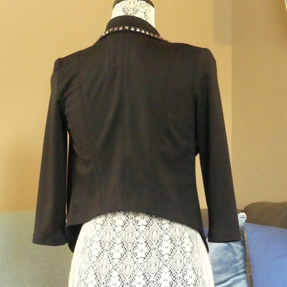 Black Cropped Blazer with stud detail - Picture 3 of 4